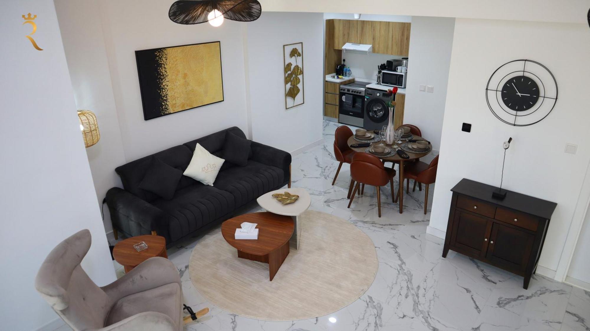 2br Hidden Gem - Masdar Apartment *